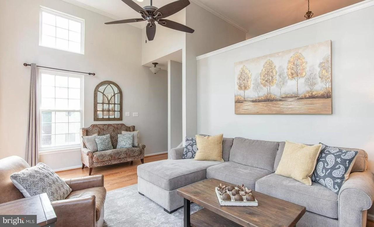 423 Fort Hill Cir - Photo 4 of 32
