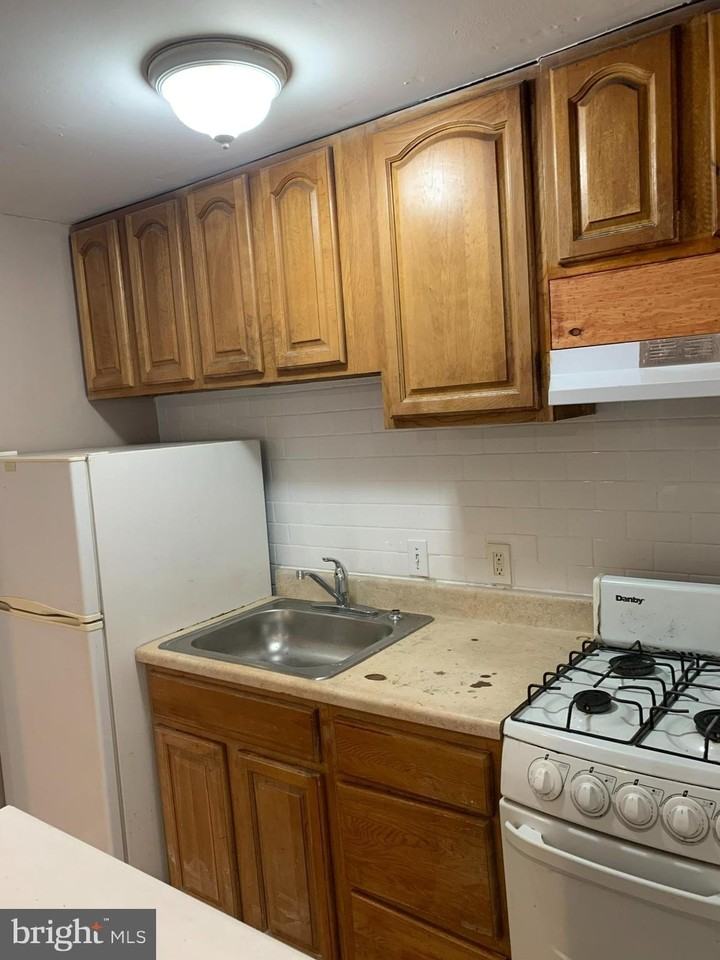 7324 Tabor Ave Apt 3 #3 - Photo 4 of 6