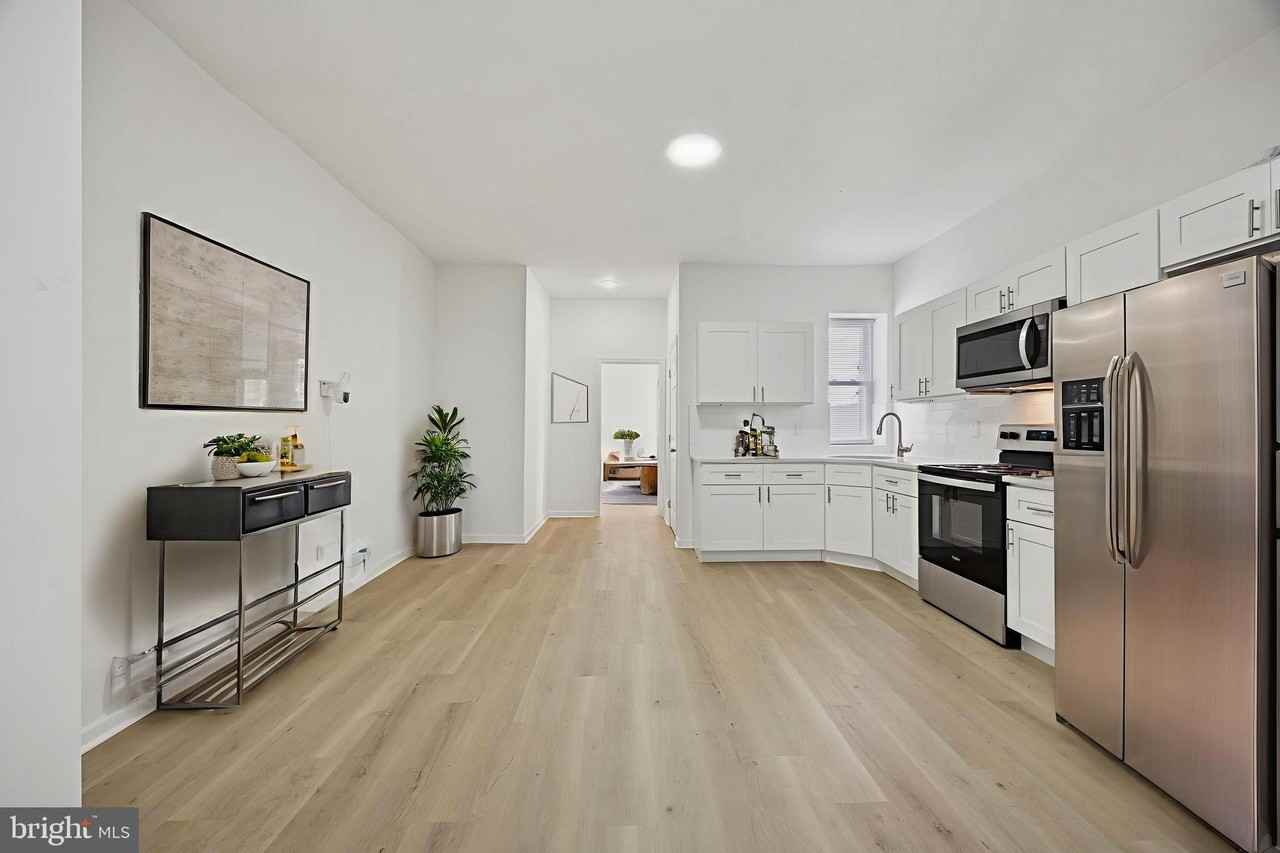 278 S 60th St - Photo 4 of 20