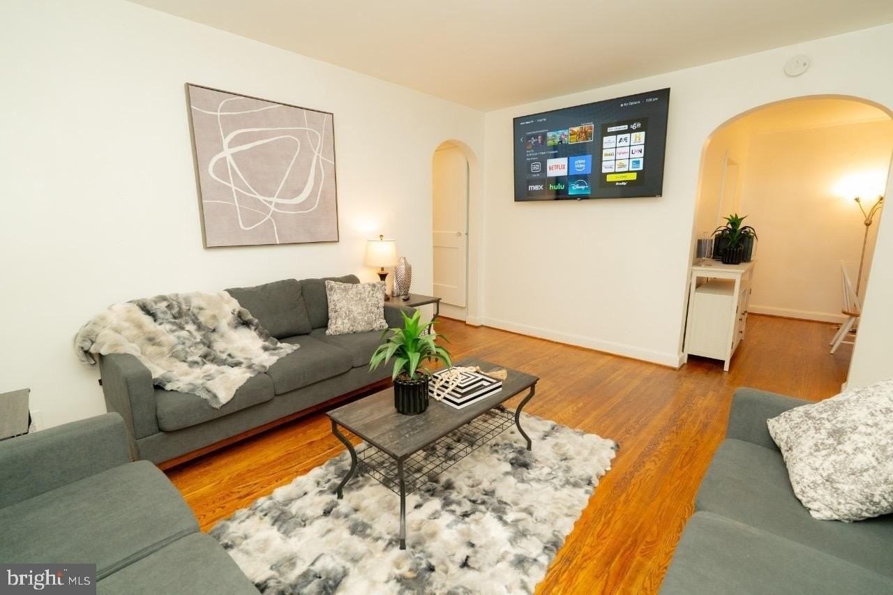 1037 16th St S - Photo 3 of 32