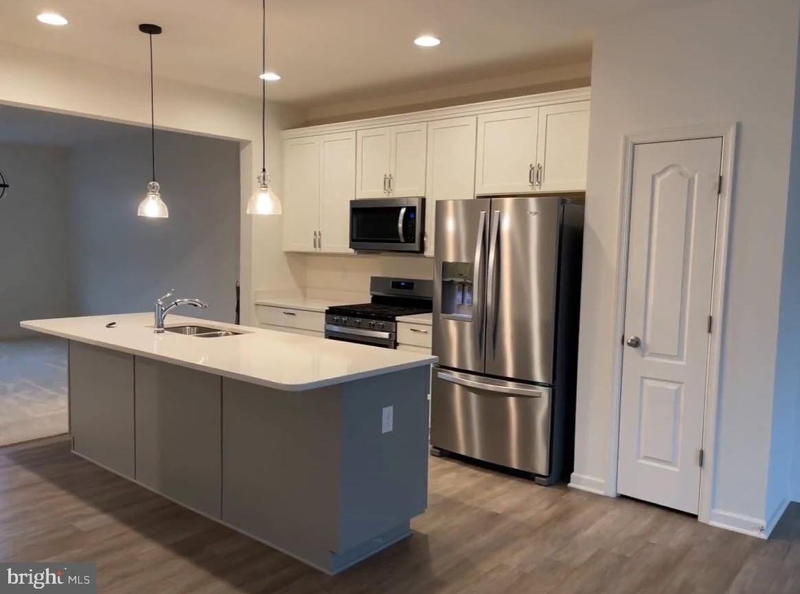 120 Metcalf Ter - Photo 3 of 12