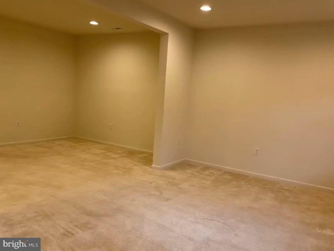 120 Metcalf Ter - Photo 5 of 12