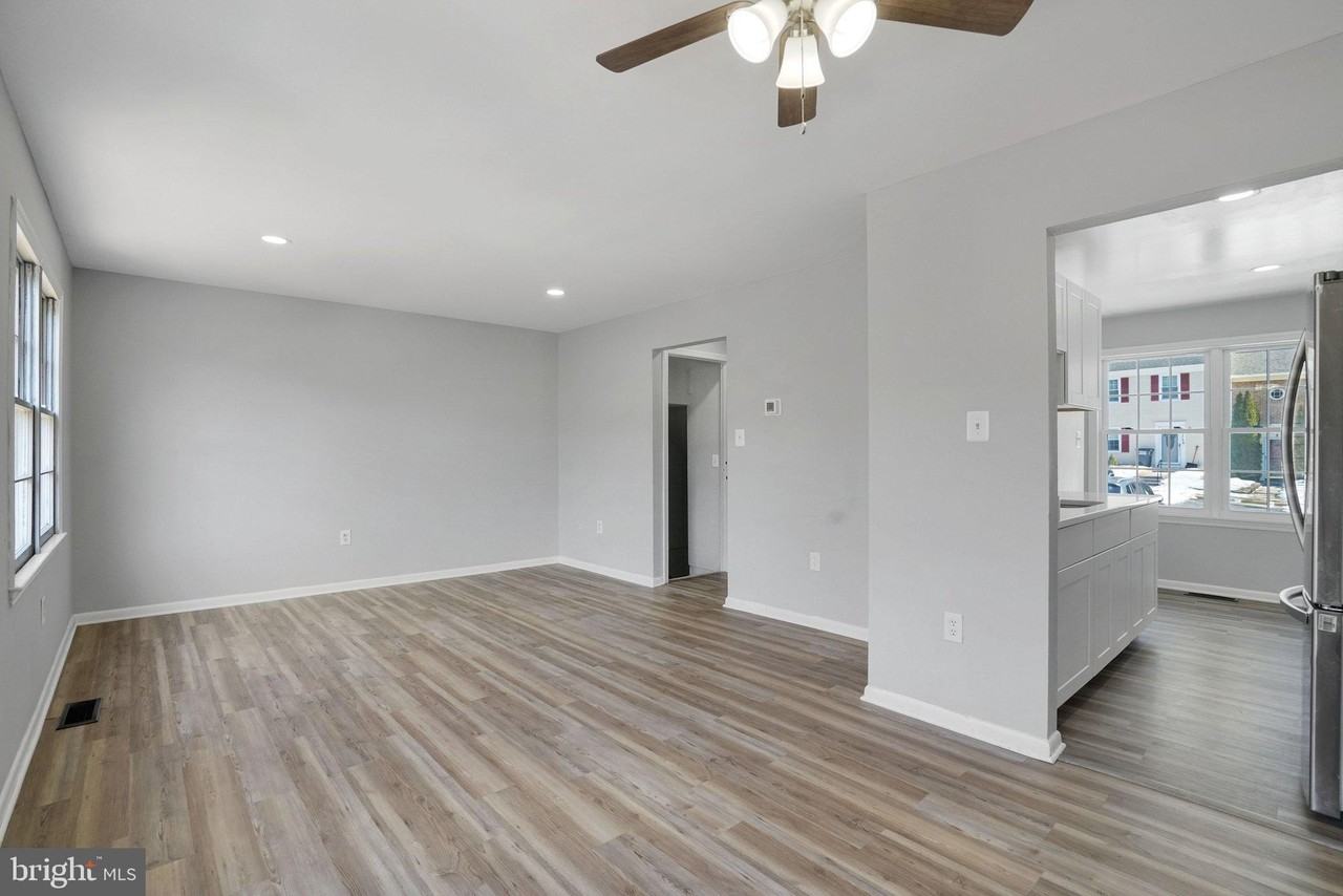 12346 Woodlawn Ct - Photo 2 of 32