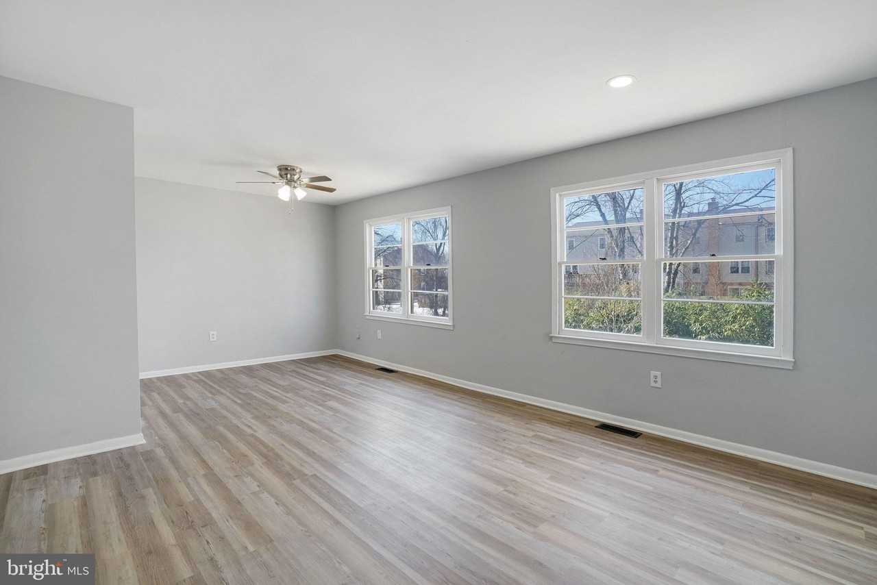 12346 Woodlawn Ct - Photo 4 of 32