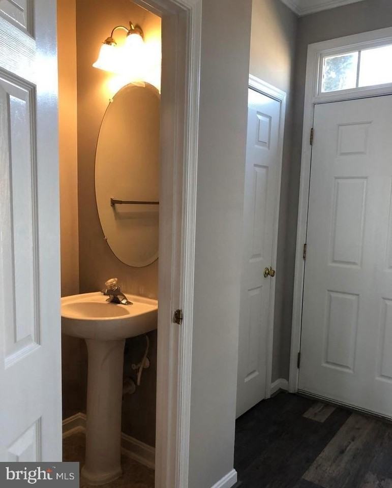 2925 Rotterdam Loop - Photo 6 of 26