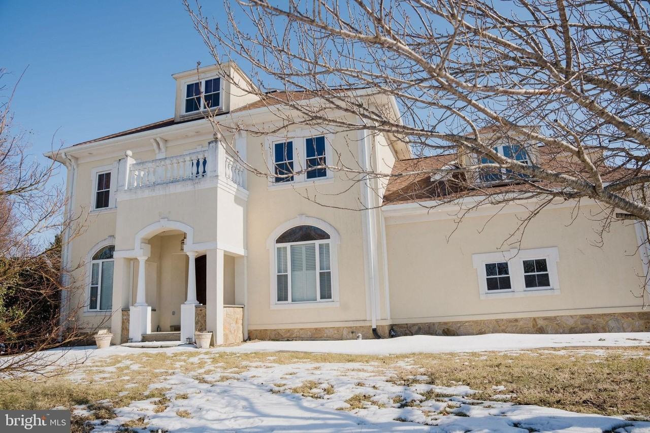 6902 Tower Of London Dr - Photo 2 of 50