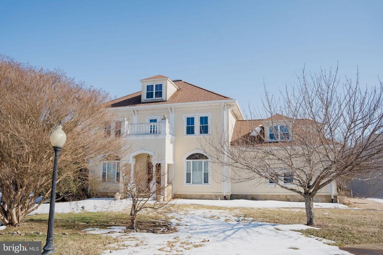 6902 Tower Of London Dr - Photo 3 of 50