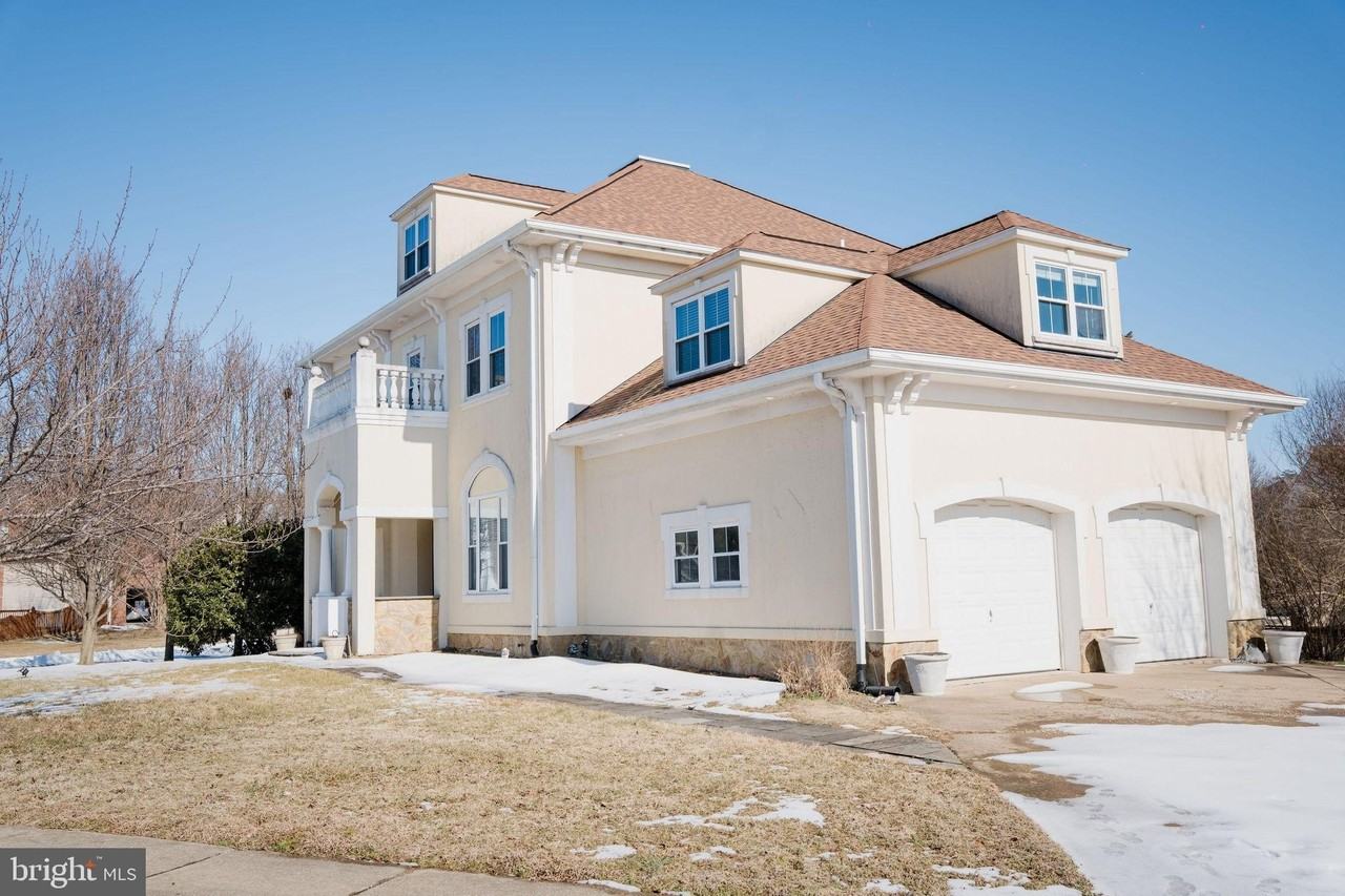 6902 Tower Of London Dr - Photo 5 of 50