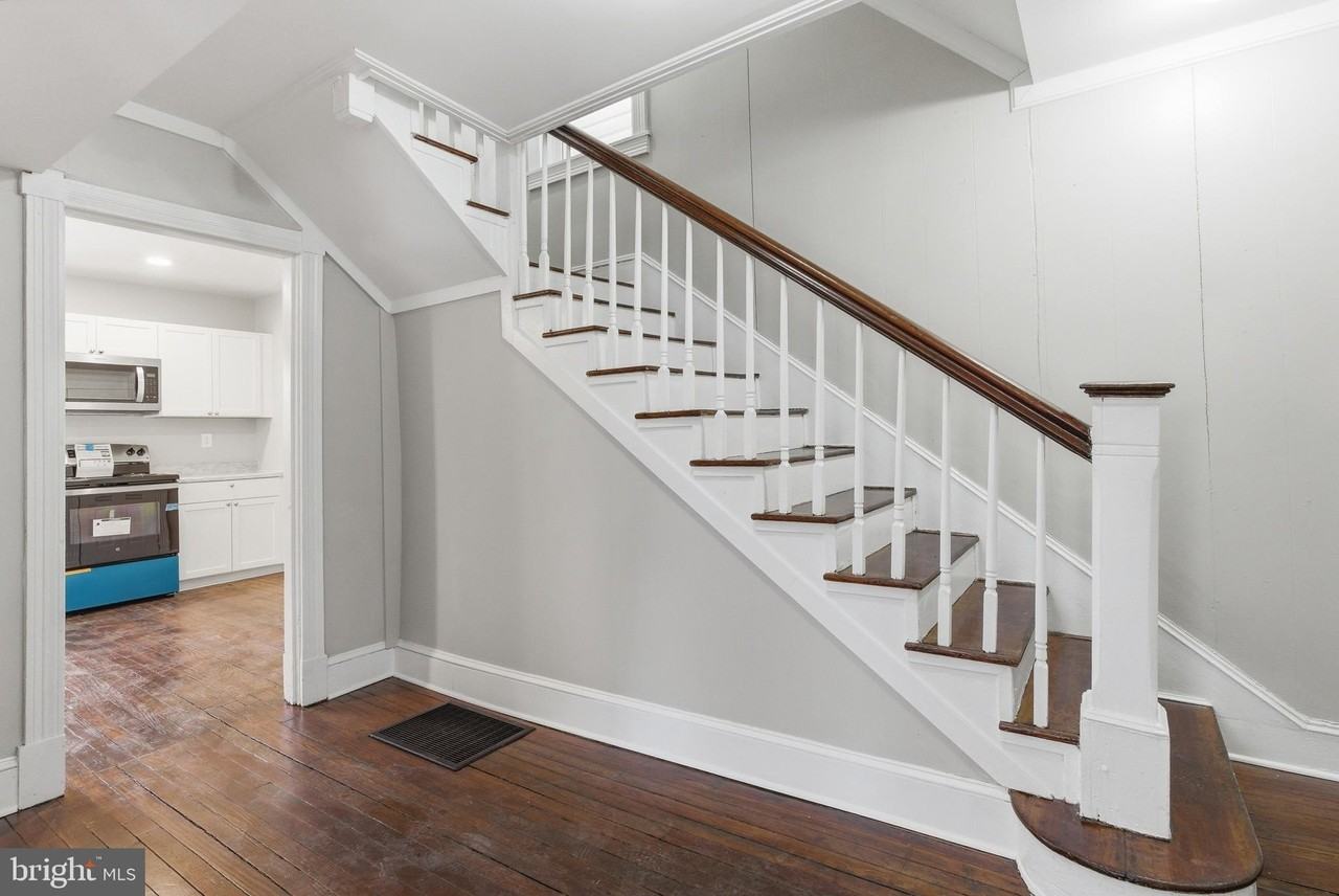 520 S Kent St - Photo 3 of 35