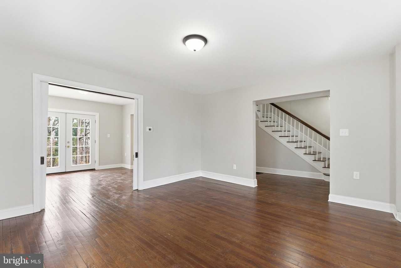 520 S Kent St - Photo 6 of 35