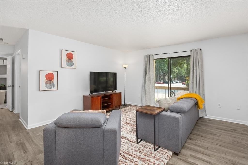 2260 Sunderland Rd #82W - Photo 4 of 20