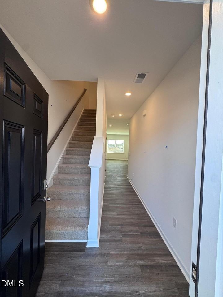 139 Starlight St - Photo 3 of 29