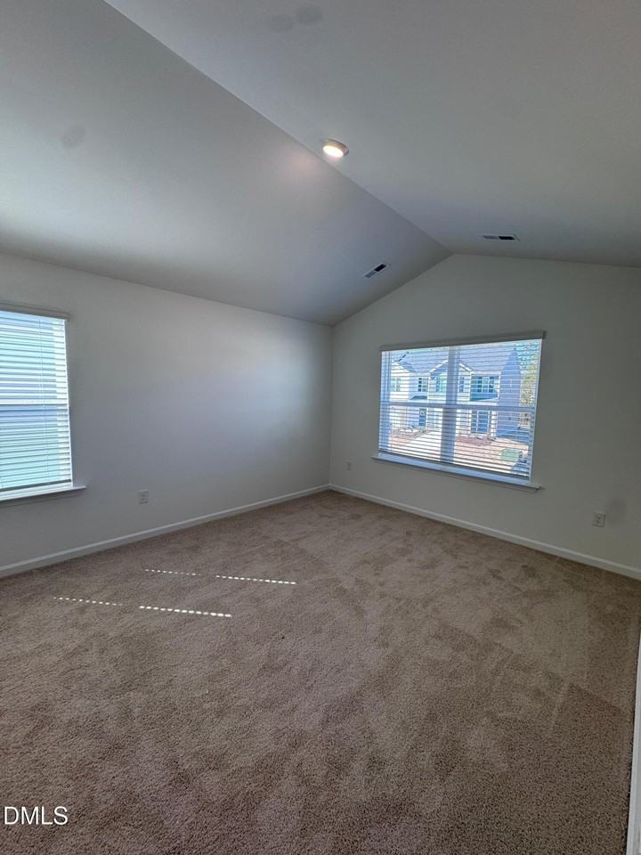 139 Starlight St - Photo 7 of 29