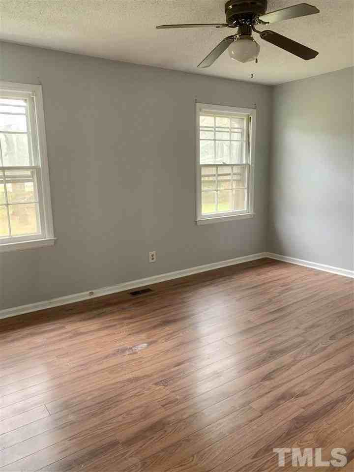 6601 Malibu Dr - Photo 4 of 21