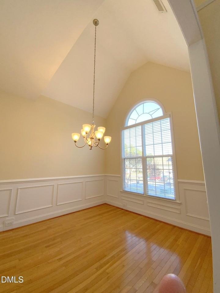 2307 Woodwyck Way - Photo 3 of 38