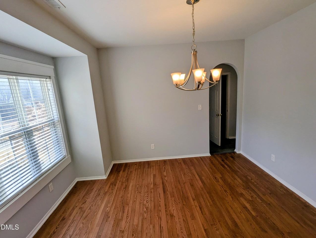 4807 Mistletoe Ln - Photo 2 of 17