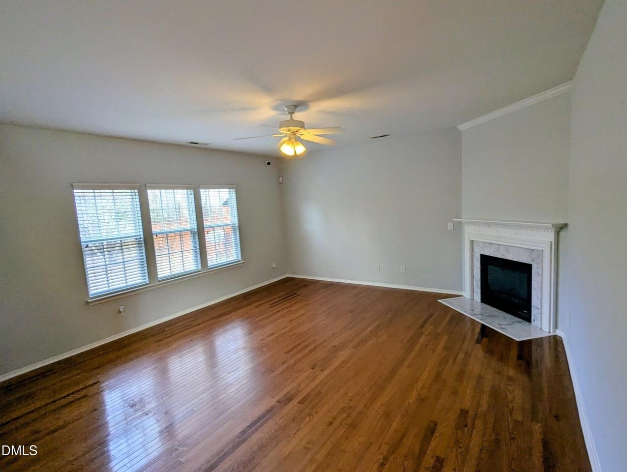 4807 Mistletoe Ln - Photo 3 of 17