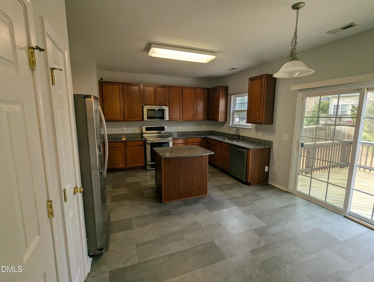 4807 Mistletoe Ln - Photo 5 of 17