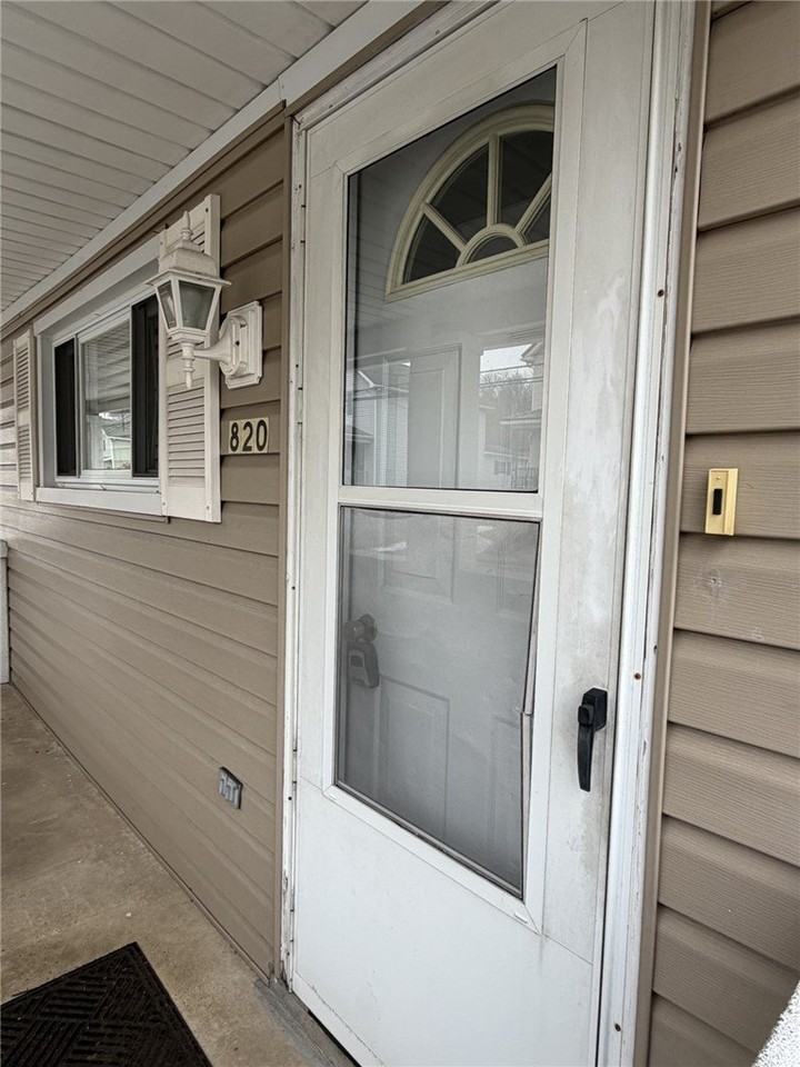 820 Main St - Photo 2 of 43