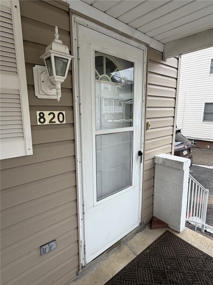 820 Main St - Photo 3 of 43