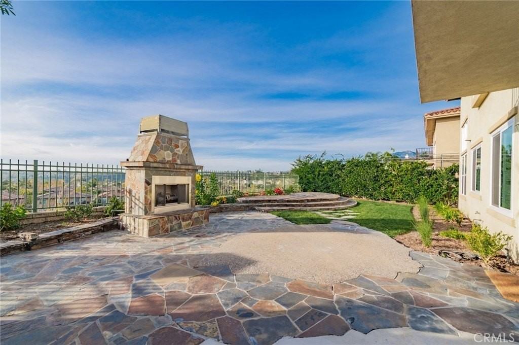 15 Ravensridge - Photo 5 of 38