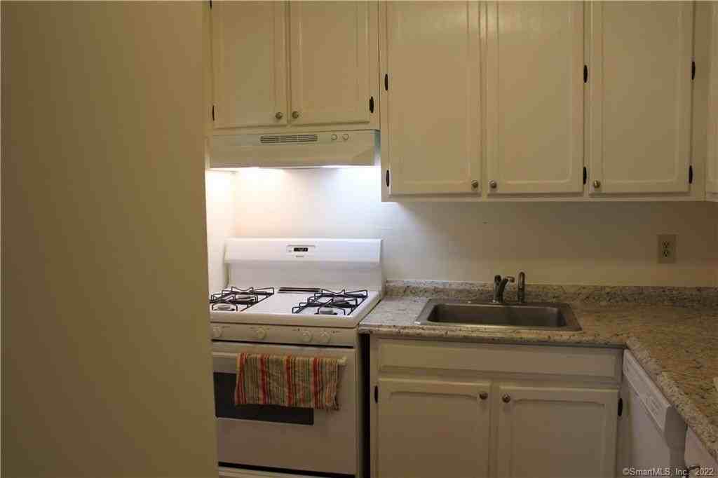 38 Olcott Way Unit 38 #38 - Photo 5 of 32