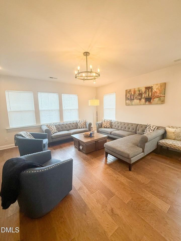 808 Grafton Peak Ln - Photo 3 of 16