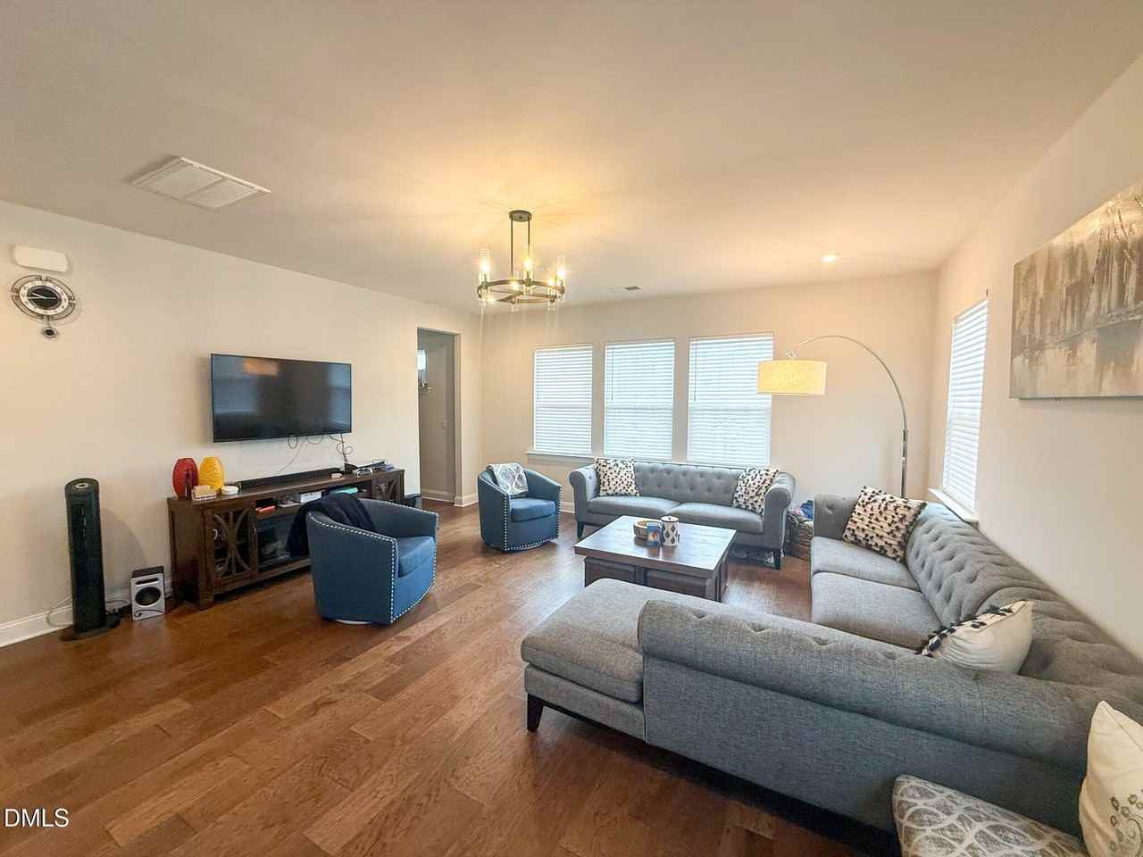 808 Grafton Peak Ln - Photo 4 of 16