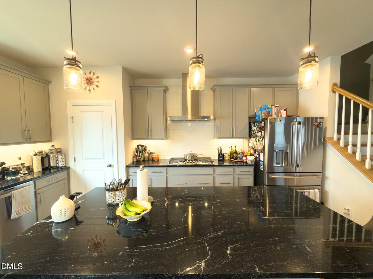 808 Grafton Peak Ln - Photo 5 of 16