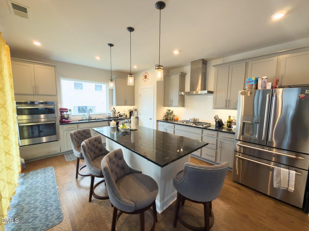 808 Grafton Peak Ln - Photo 6 of 16