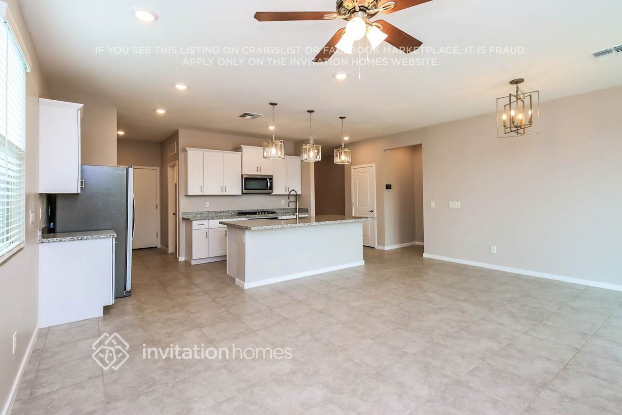 33899 N Blue Curl Ln - Photo 5 of 16