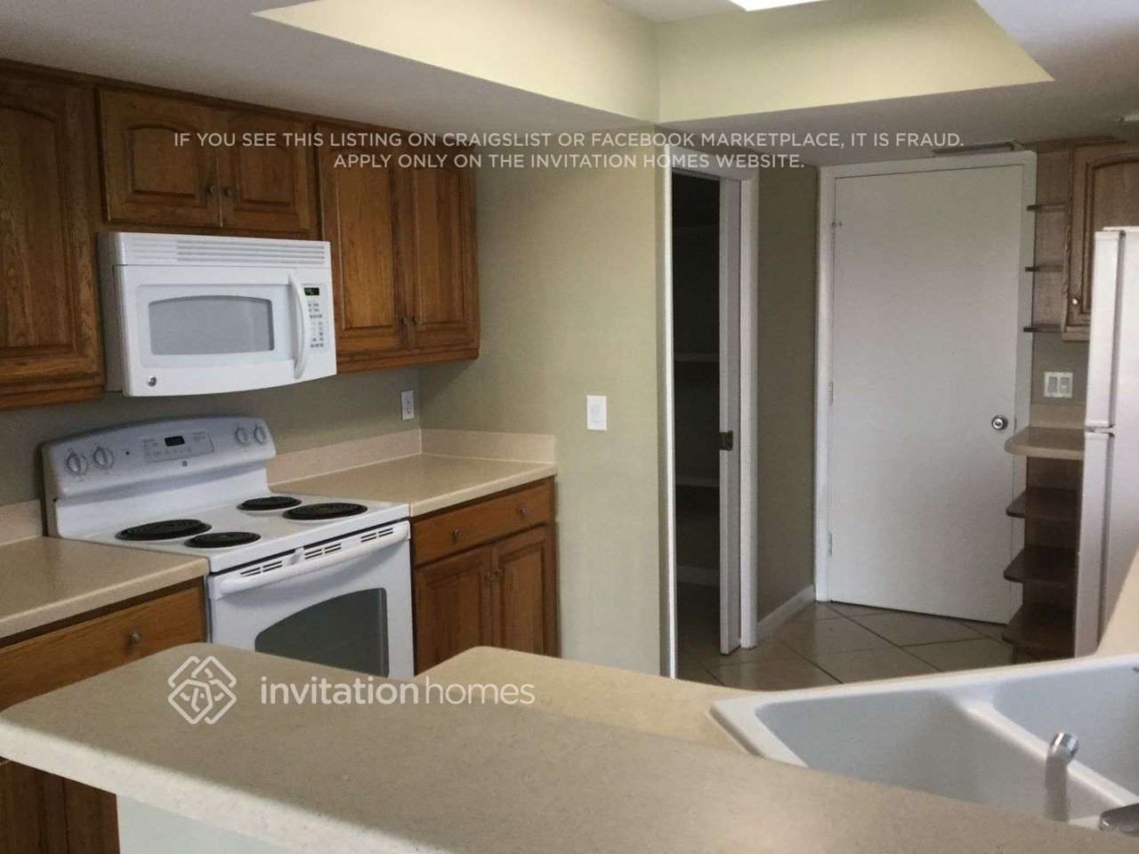 5657 25th Street Cir E - Photo 5 of 12