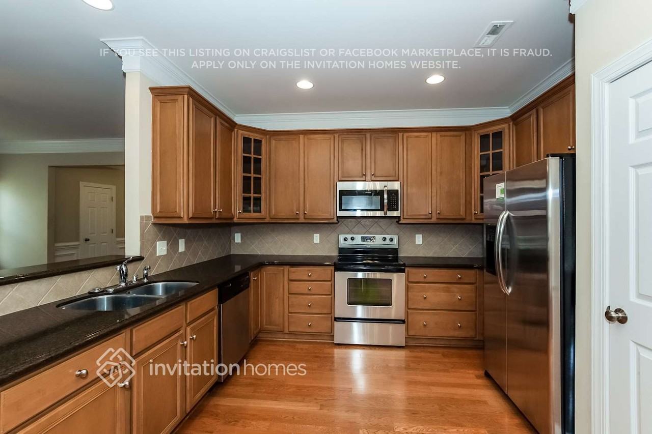 6417 Hove Rd - Photo 7 of 20