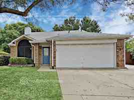 featured image of 2707 Fountainview Dr