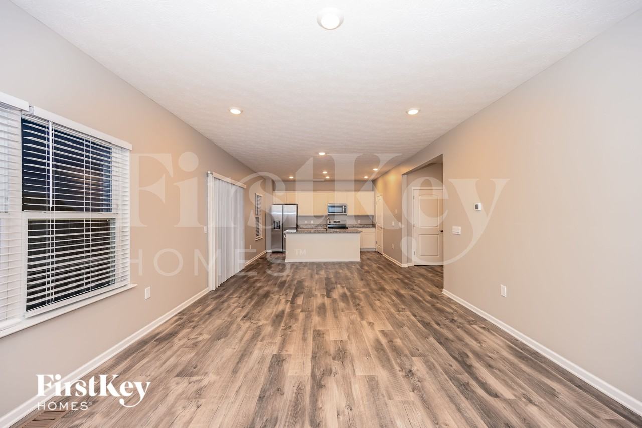 3285 Shadow Ridge Ct - Photo 3 of 19