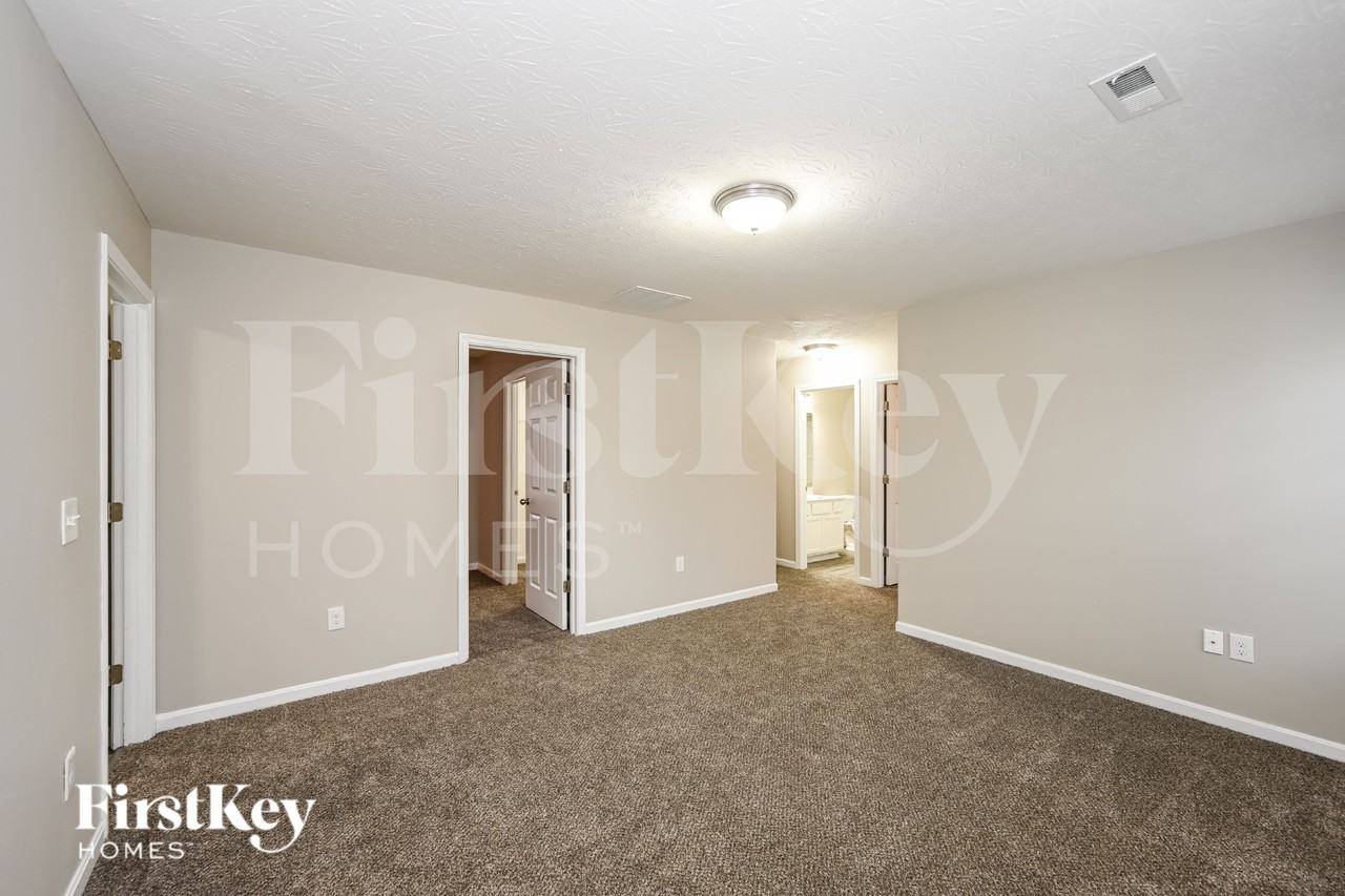 3478 Hickory Ln - Photo 5 of 19
