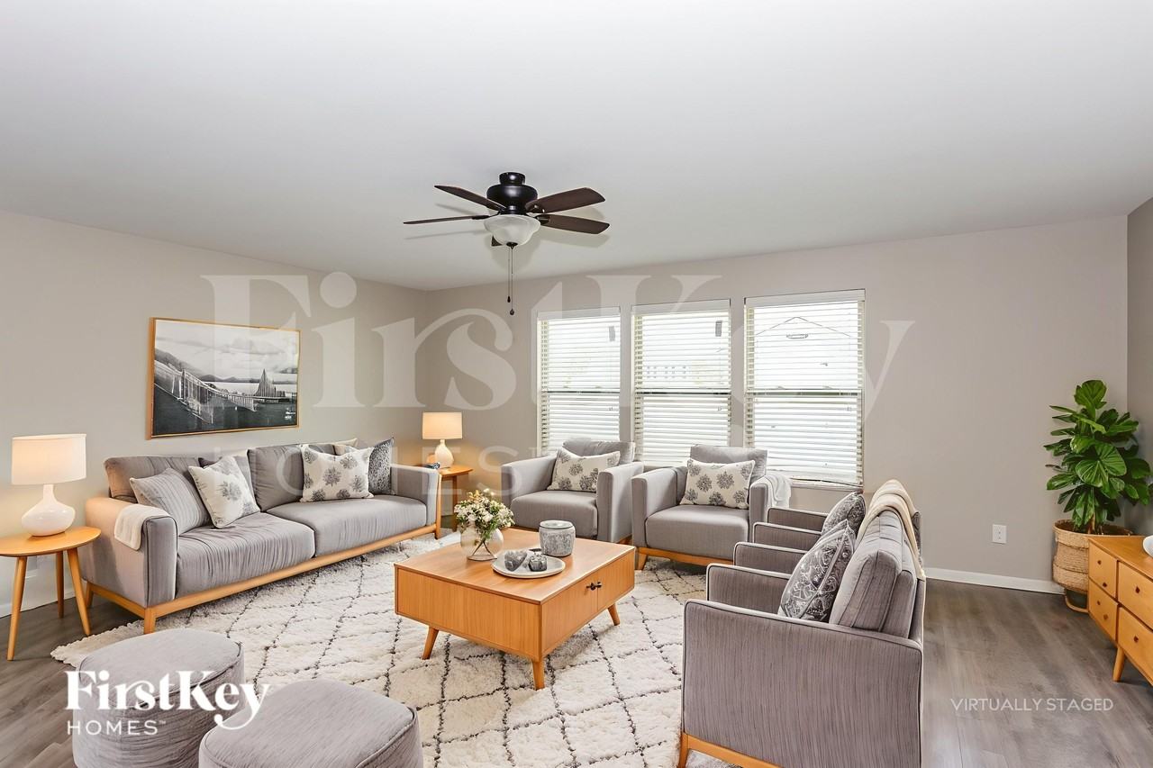 8184 Thornton St - Photo 6 of 19