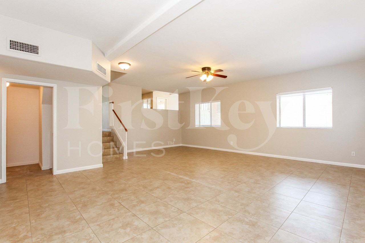 12720 N 86th Ln - Photo 4 of 16