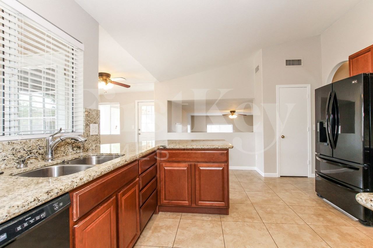 12720 N 86th Ln - Photo 6 of 16