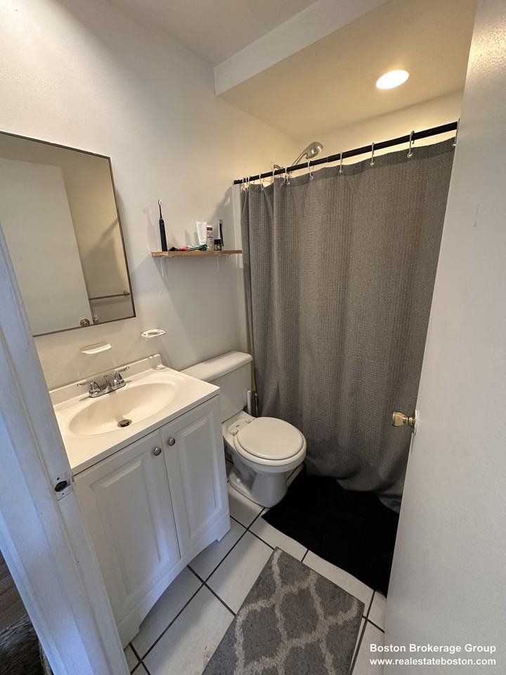 94 Hammond St #4 - Photo 6 of 7