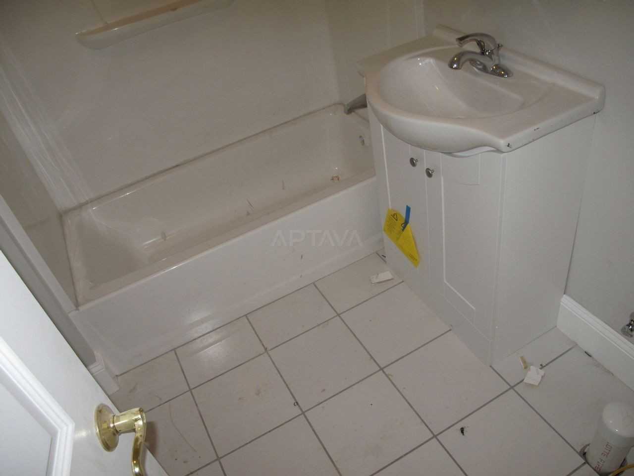 105 Conwell Ave - Photo 2 of 8