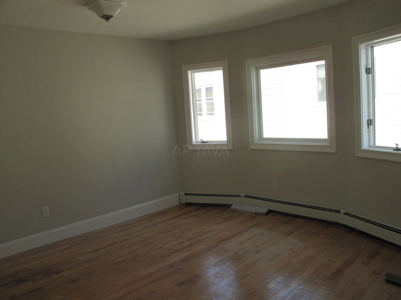 105 Conwell Ave - Photo 3 of 8