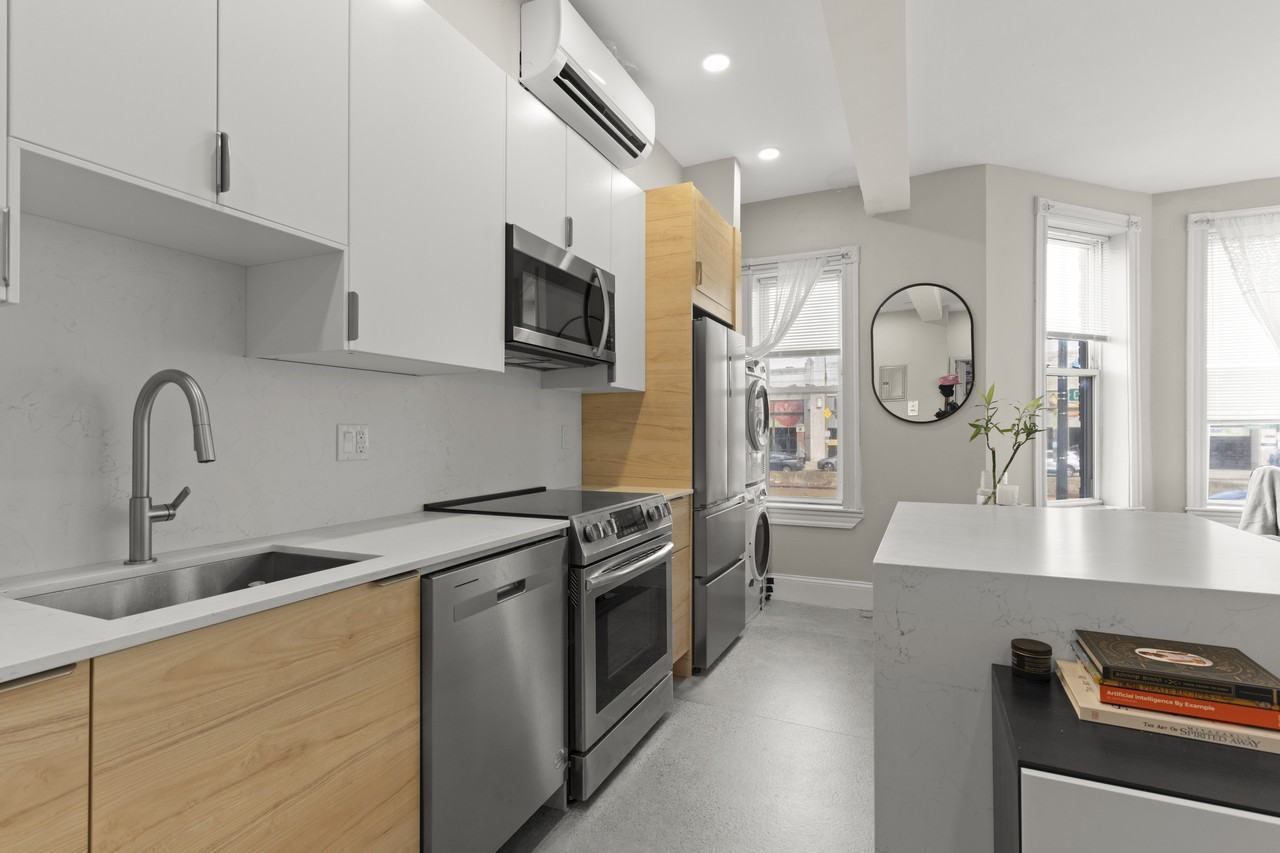 1085 Commonwealth Ave #100
