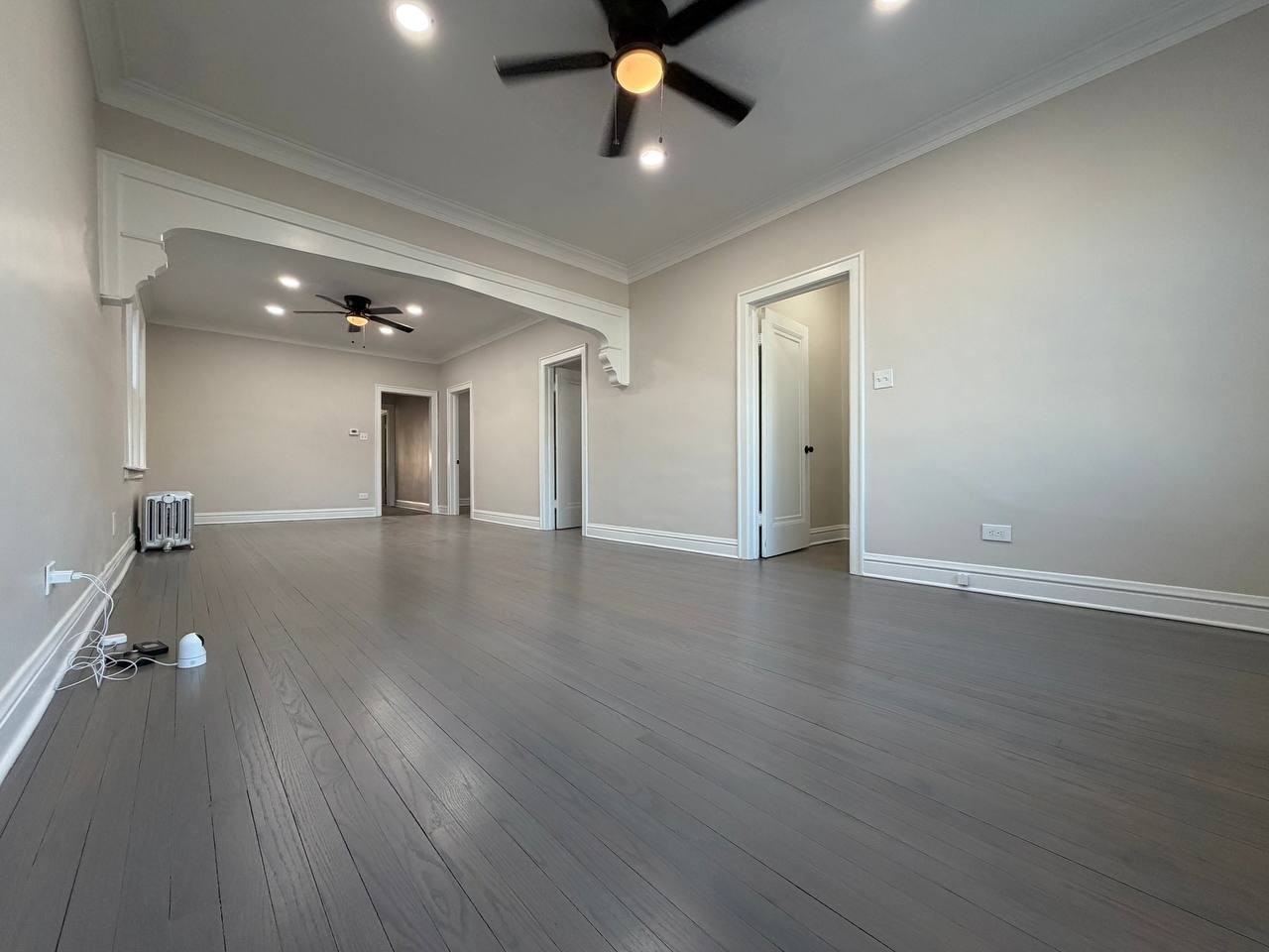 8442 S Essex Ave - Photo 7 of 23