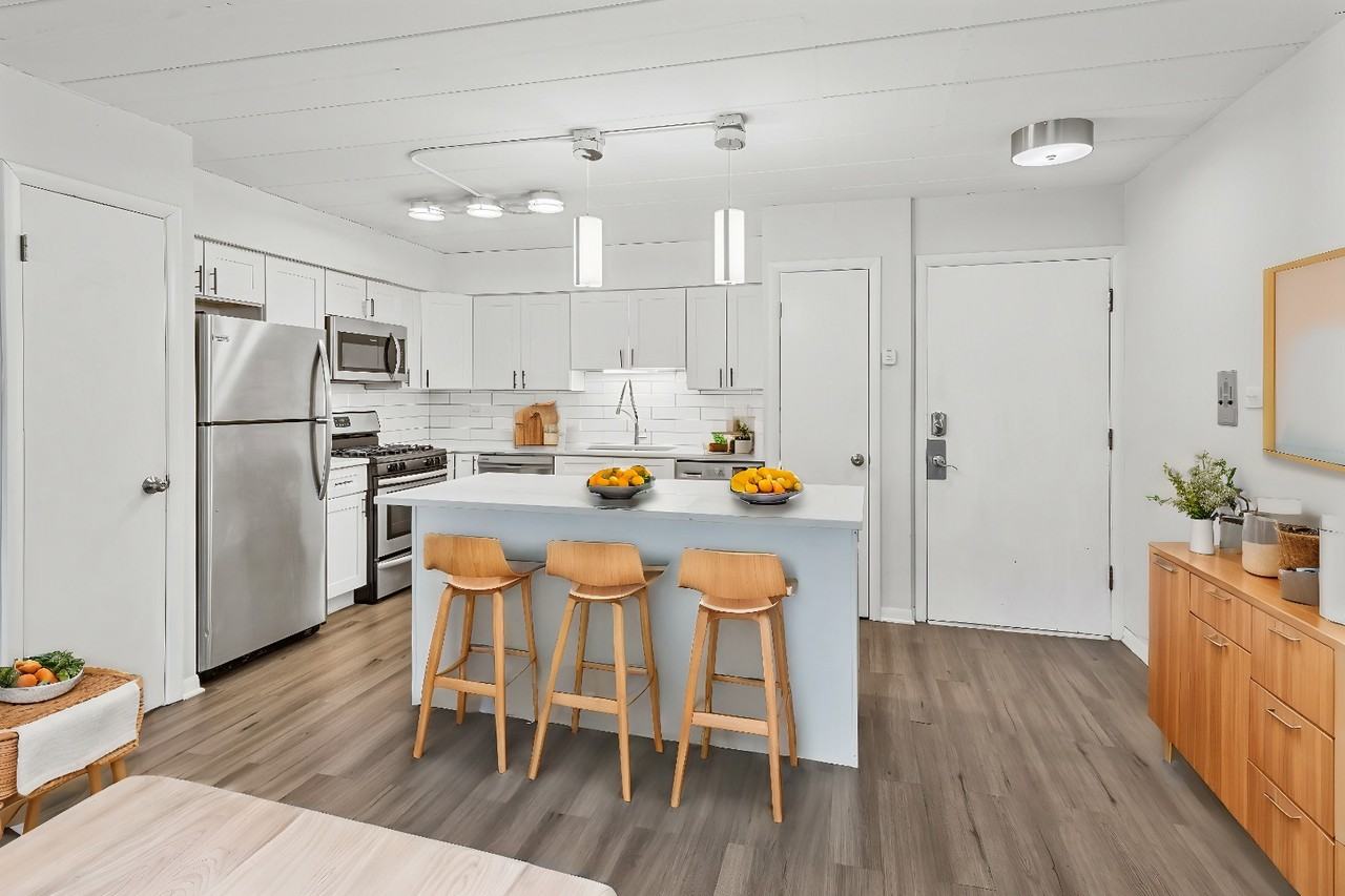 30 S Spring Ave #204