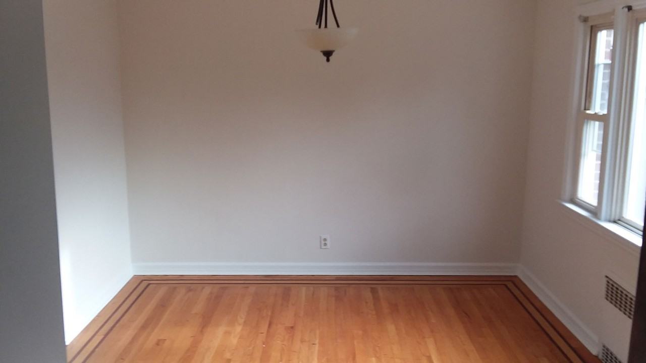 260 Elsmere Pl - Photo 4 of 8