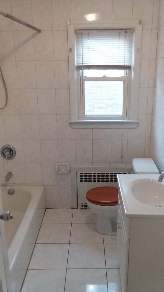 260 Elsmere Pl - Photo 6 of 8