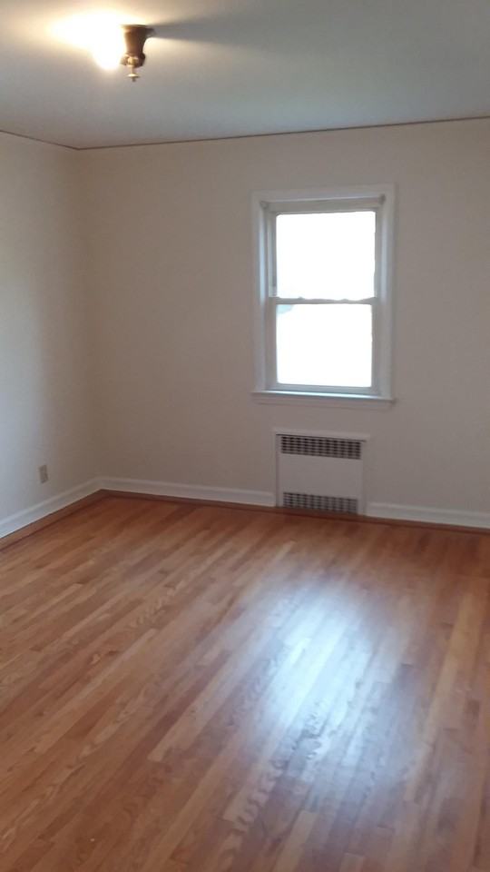 260 Elsmere Pl - Photo 7 of 8