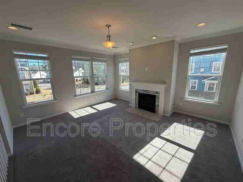 551 Grand Central Sta - Photo 3 of 18