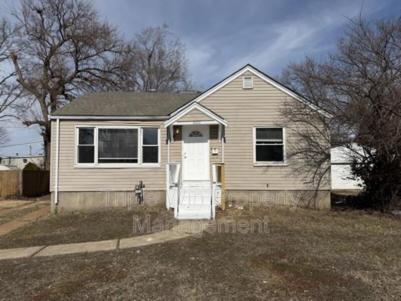 8333 Whitewater Dr - Photo 2 of 24